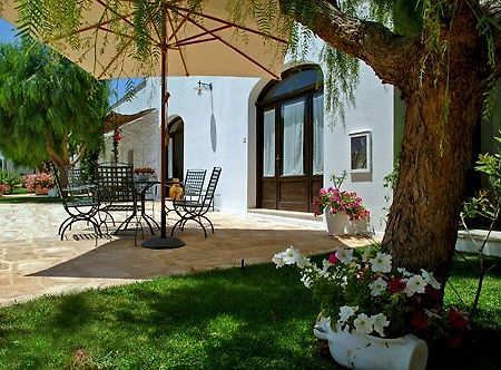 Hotel Masseria L'Ovile Остуни Экстерьер фото