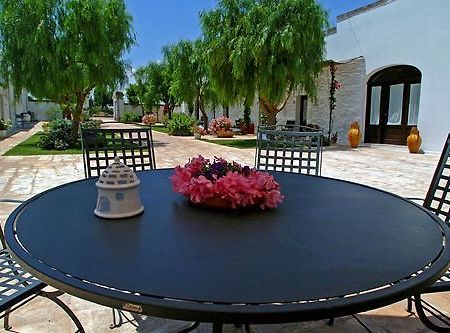 Hotel Masseria L'Ovile Остуни Экстерьер фото